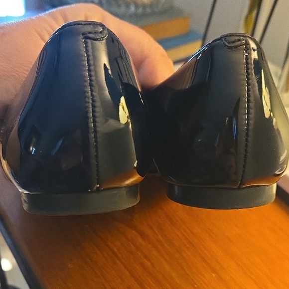 Bandolino Black Patent Loafers with Chain Accent Size 8 1/2 - Picture 3 of 4